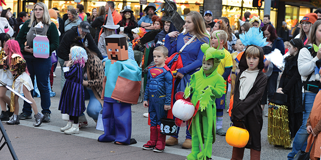 Spooks, smiles and sweet treats in downtown La Grande | La Grande